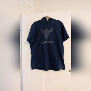 Under Armour Short Sleeve Sweatshirt With Bull Logo NWT, mens large